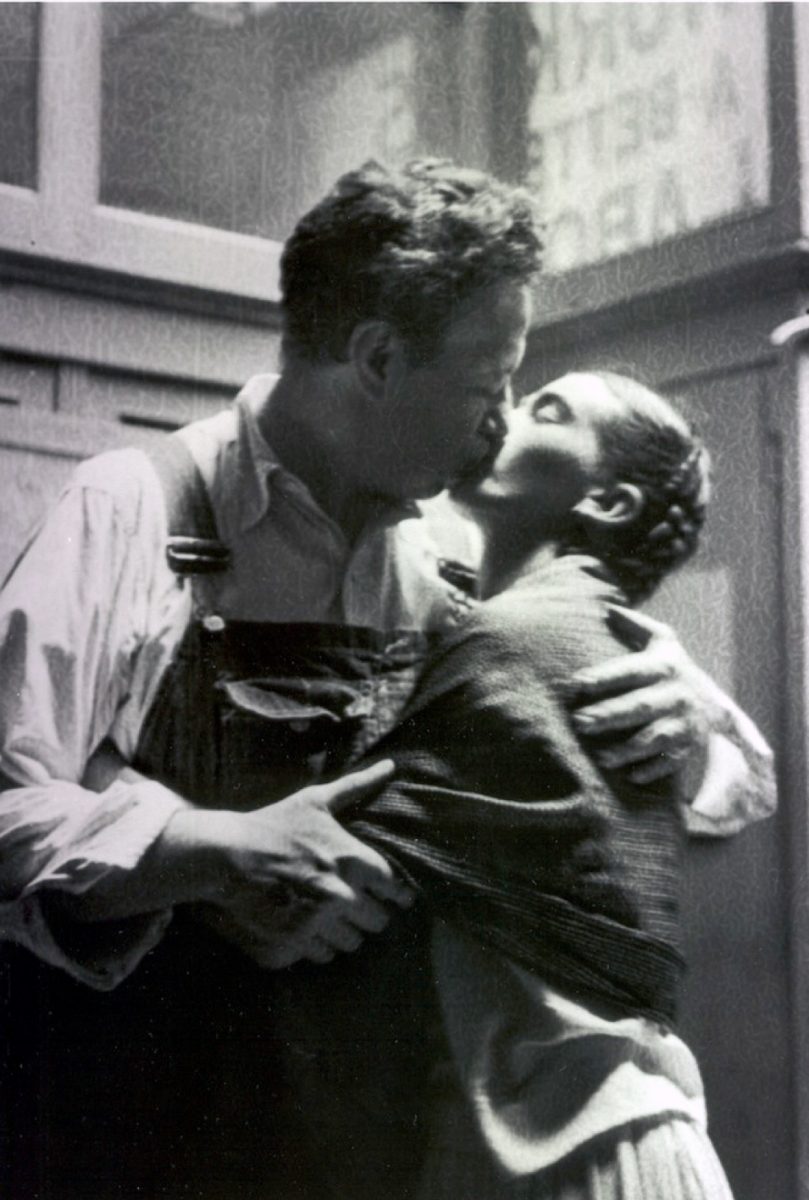 Frida Kahlo nelle foto di Lucienne Bloch Frida Kahlo nelle foto di Lucienne Bloch