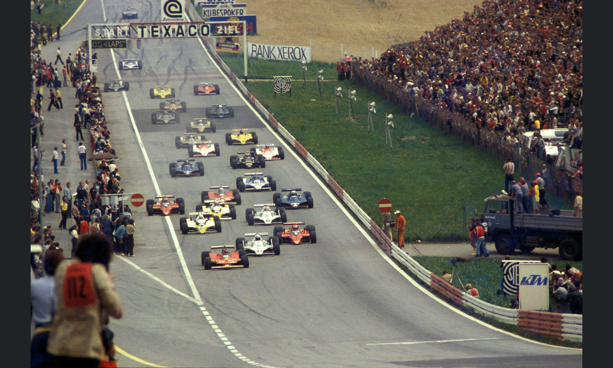 Gilles Villeneuve, 35 anni fa l’addio: foto in mostra a Milano Gilles Villeneuve, 35 anni fa l’addio: foto in mostra a Milano