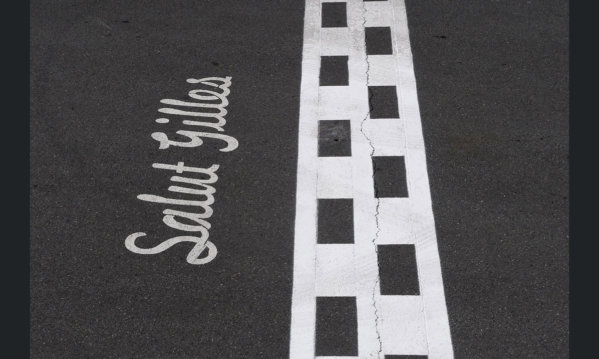 Gilles Villeneuve, 35 anni fa l’addio: foto in mostra a Milano Gilles Villeneuve, 35 anni fa l’addio: foto in mostra a Milano