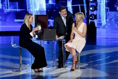 Amici 2017: Maradona e Simona Ventura ospiti di Maria De Filippi