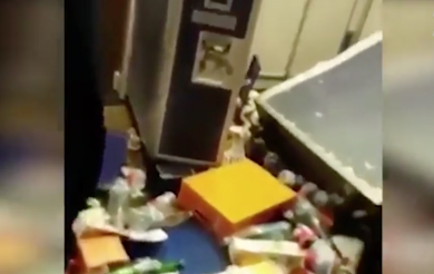 Turbolenza sull’aereo Mosca-Bangkok: panico e feriti – VIDEO