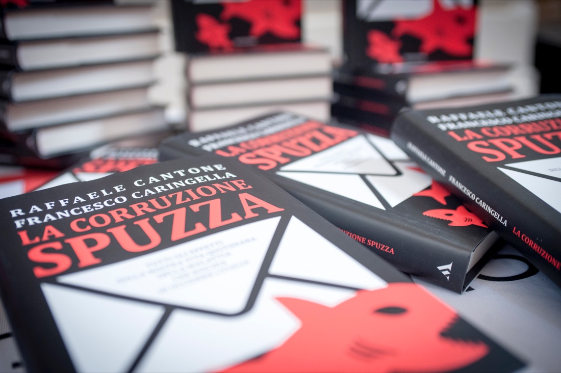 Francesco Caringella: “La corruzione uccide il futuro dei nostri figli” Francesco Caringella: “La corruzione uccide il futuro dei nostri figli”