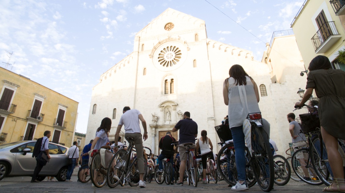 Con Roberto Giacobbo un bike tour sotto le stelle – VIDEO