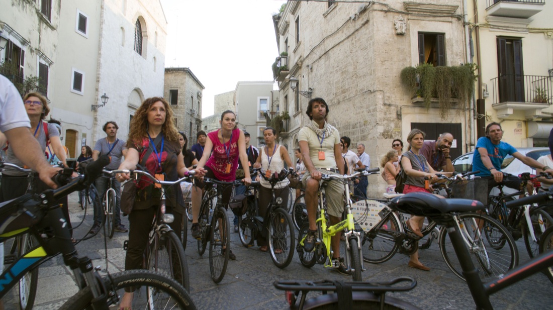 Con Roberto Giacobbo un bike tour sotto le stelle – VIDEO