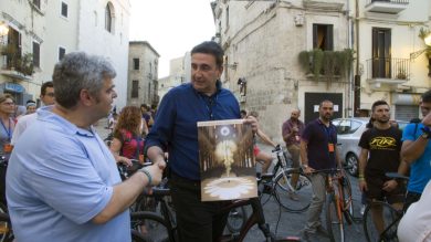 Con Roberto Giacobbo un bike tour sotto le stelle – VIDEO