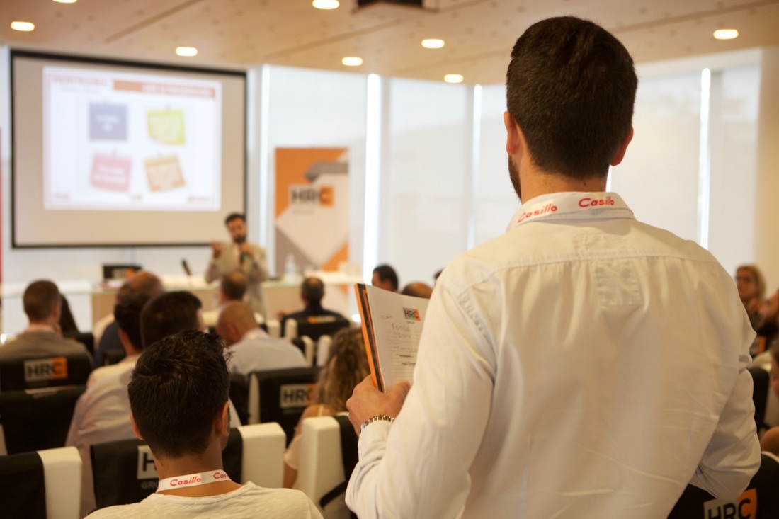 Lavoro: inglese e tirocini alla base del curriculum – FOTO e VIDEO Lavoro: inglese e tirocini alla base del curriculum – FOTO e VIDEO