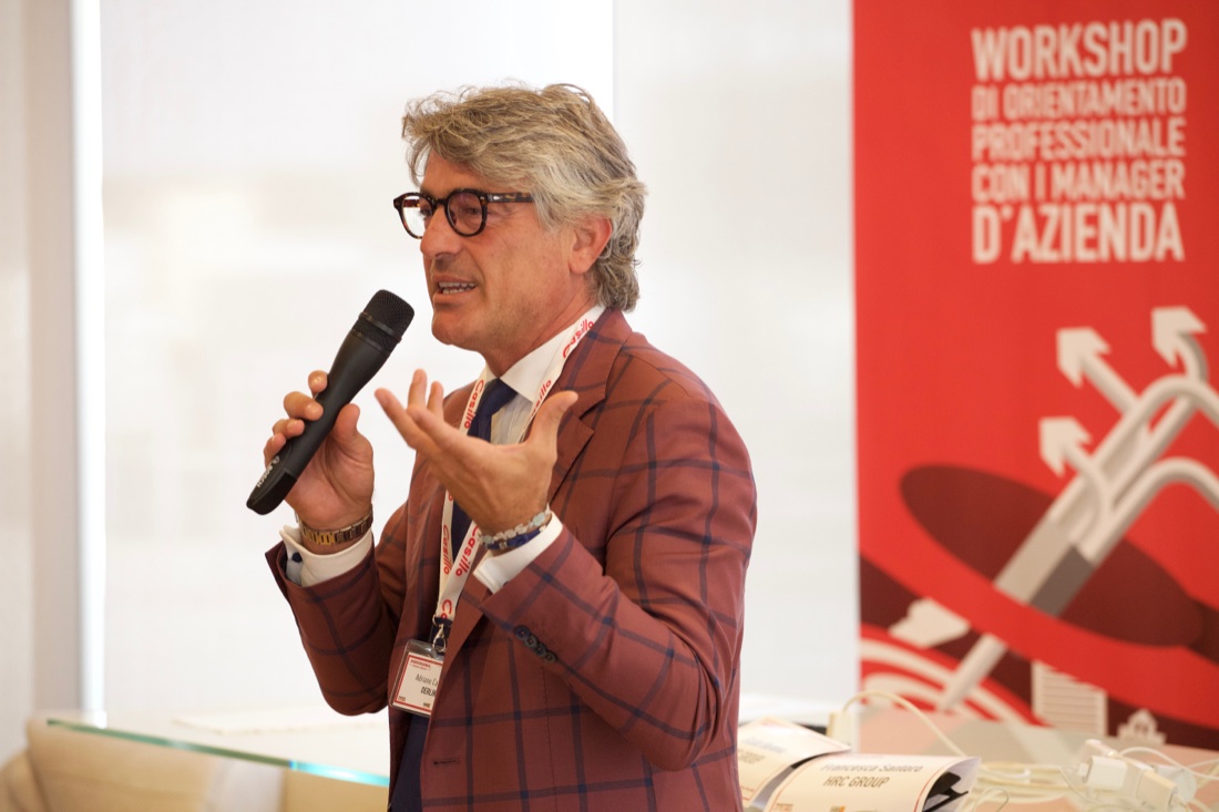 Lavoro: inglese e tirocini alla base del curriculum – FOTO e VIDEO Lavoro: inglese e tirocini alla base del curriculum – FOTO e VIDEO