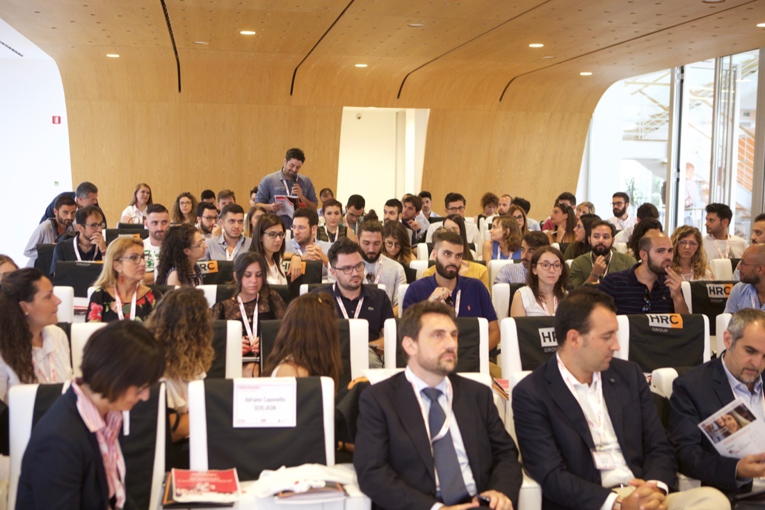 Lavoro: inglese e tirocini alla base del curriculum – FOTO e VIDEO Lavoro: inglese e tirocini alla base del curriculum – FOTO e VIDEO