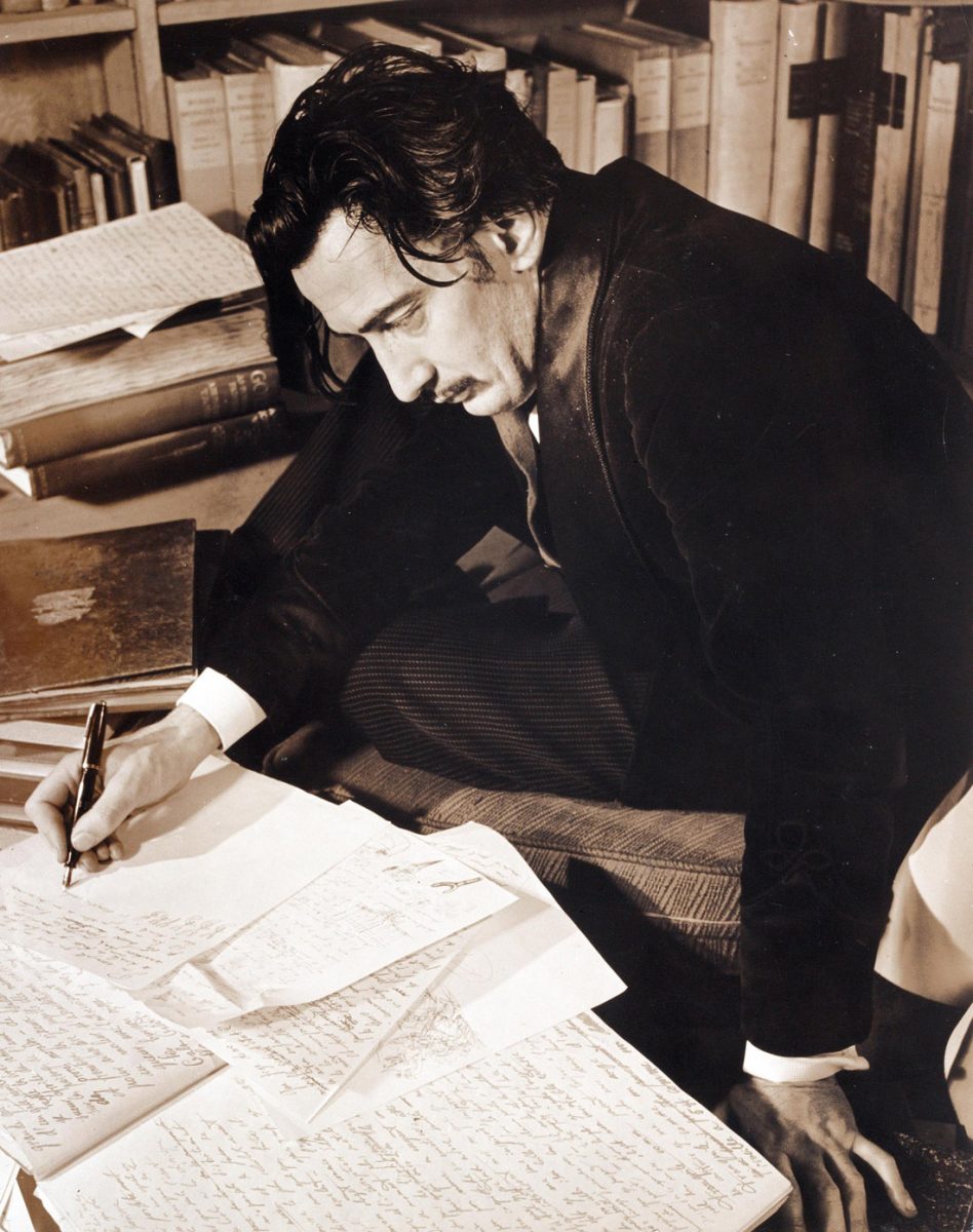 Salvador Dalì, perché vogliono riesumarne la salma Salvador Dalì, perché vogliono riesumarne la salma