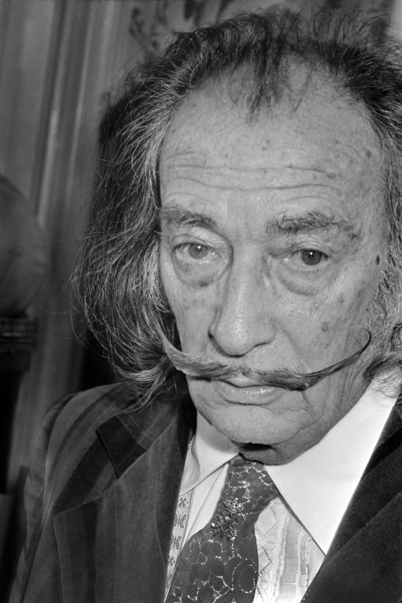 Salvador Dalì, perché vogliono riesumarne la salma Salvador Dalì, perché vogliono riesumarne la salma