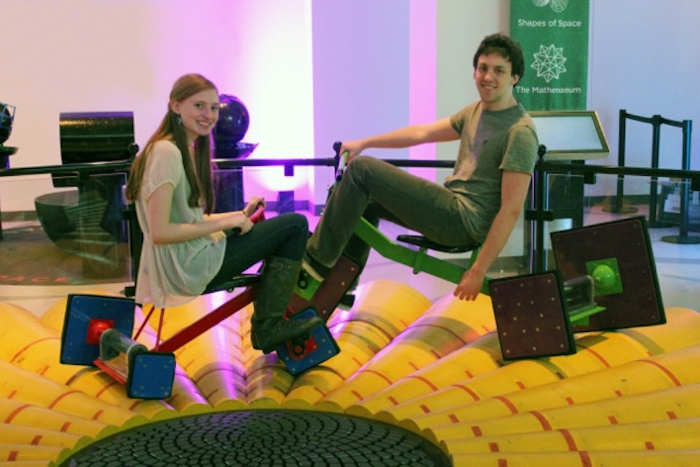 Maturità 2017, la bici a ruote quadrate esiste: ecco come funziona