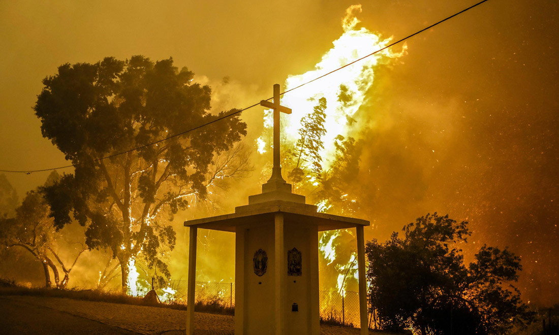 Portogallo, incendio nei boschi di Pedrogao Grande: una tragedia mai vista – Foto e video