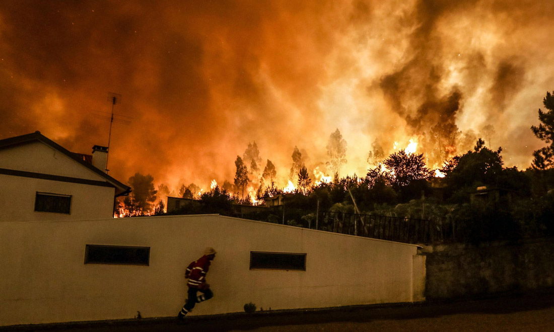 Portogallo, incendio nei boschi di Pedrogao Grande: una tragedia mai vista – Foto e video