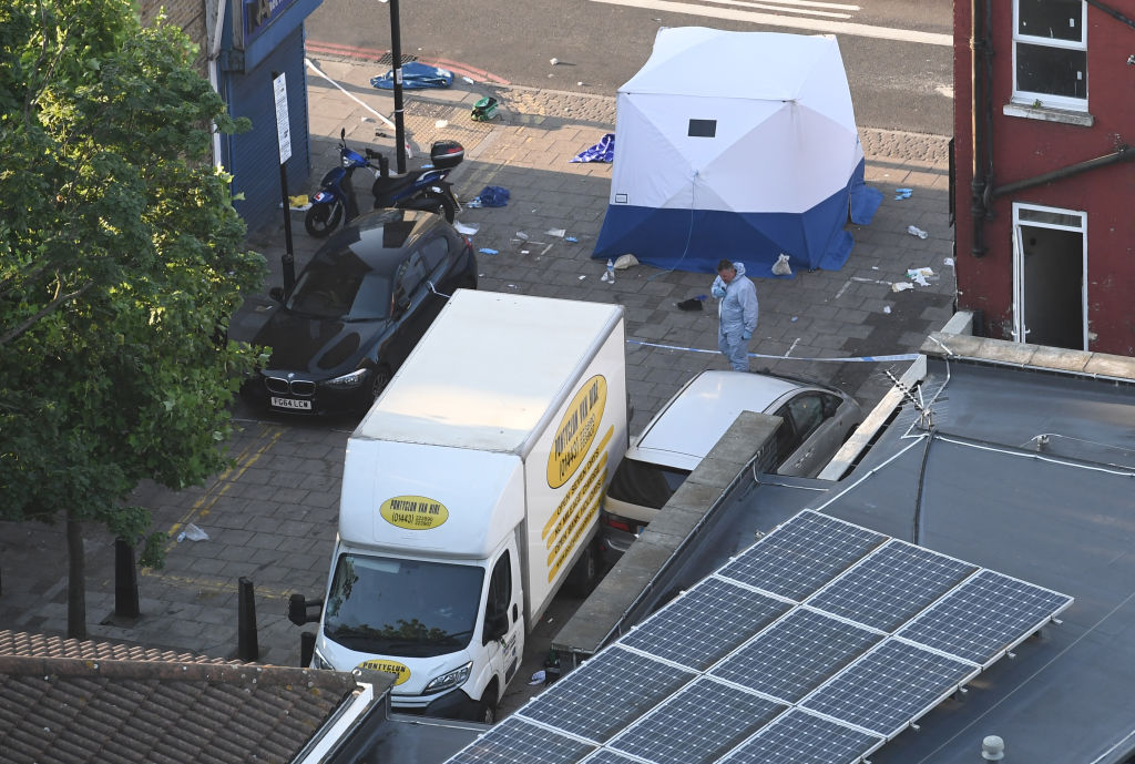 Londra: l’attentato sui fedeli islamici a Finsbury Park – FOTO e VIDEO