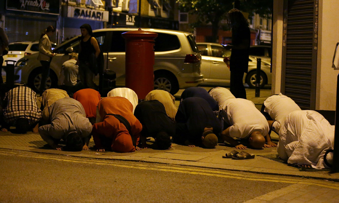 Londra: l’attentato sui fedeli islamici a Finsbury Park – FOTO e VIDEO