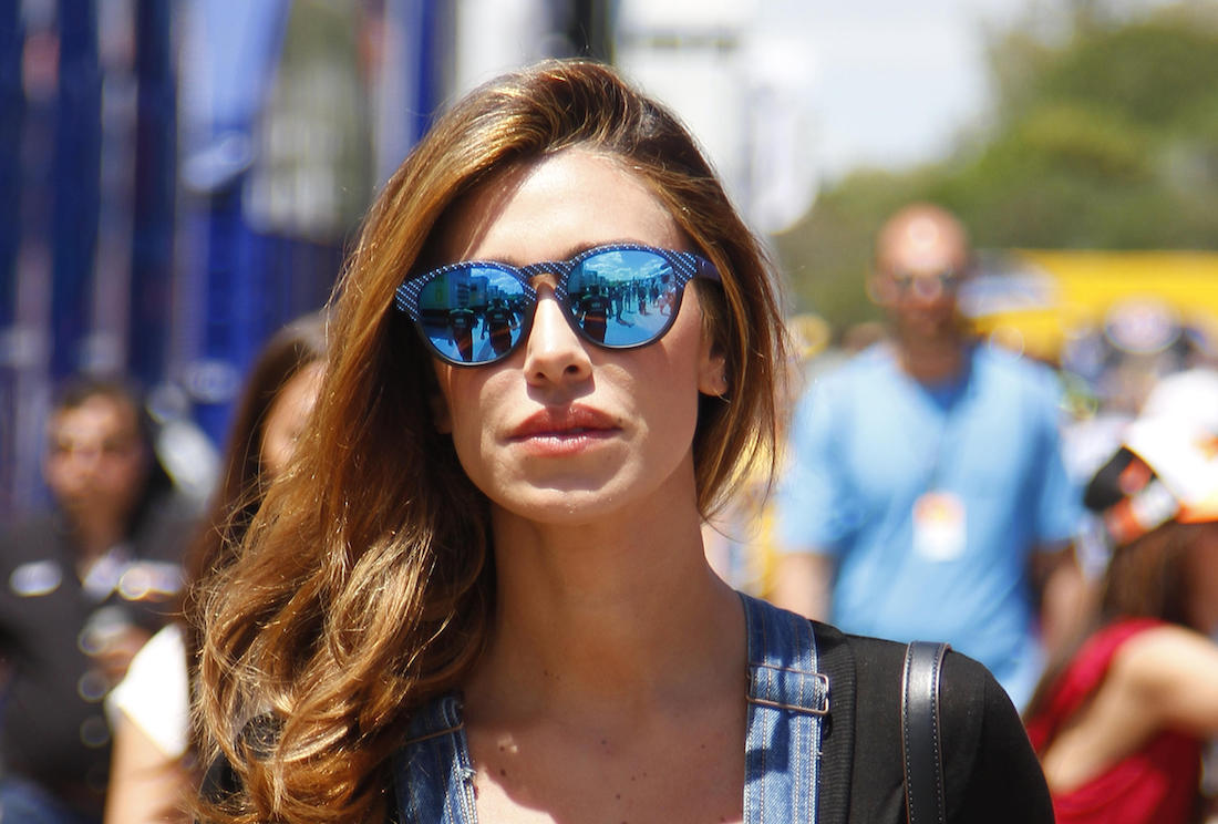 Belén Rodriguez e la storia dei limoni contro i paparazzi