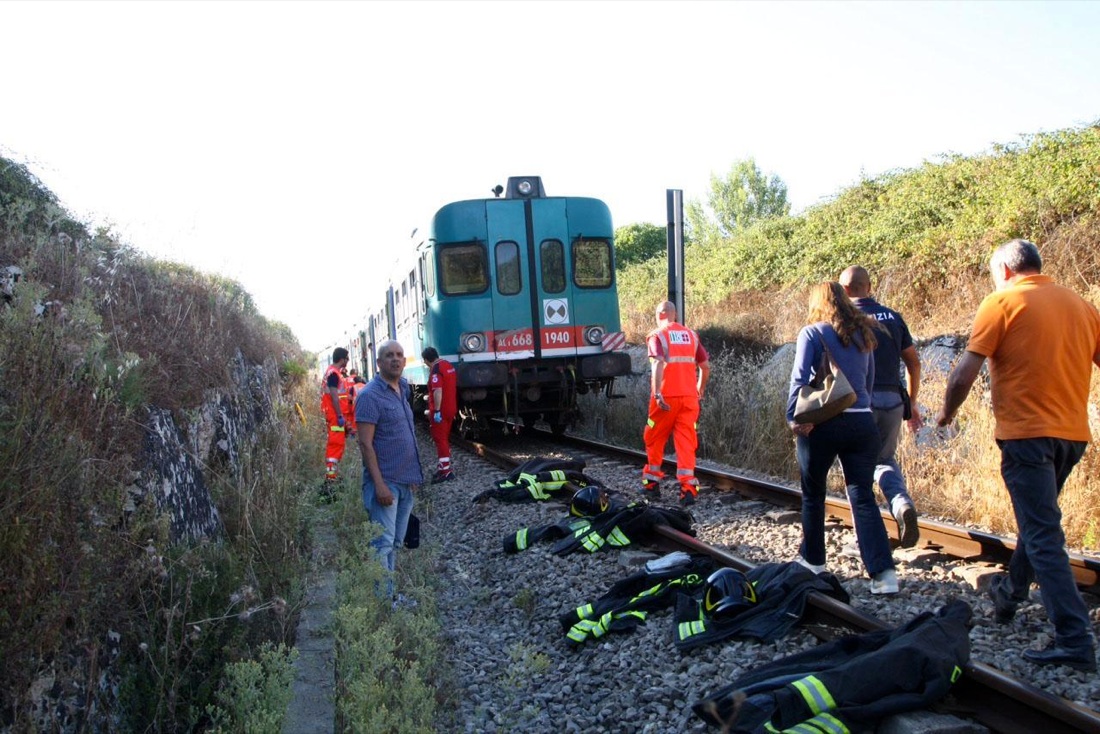 Salento: le foto dello scontro fra i due treni Salento: le foto dello scontro fra i due treni