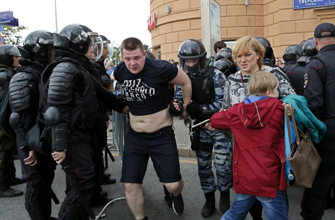 Russia, proteste in tutto il paese: Navalny in prigione (ancora) – Foto, video