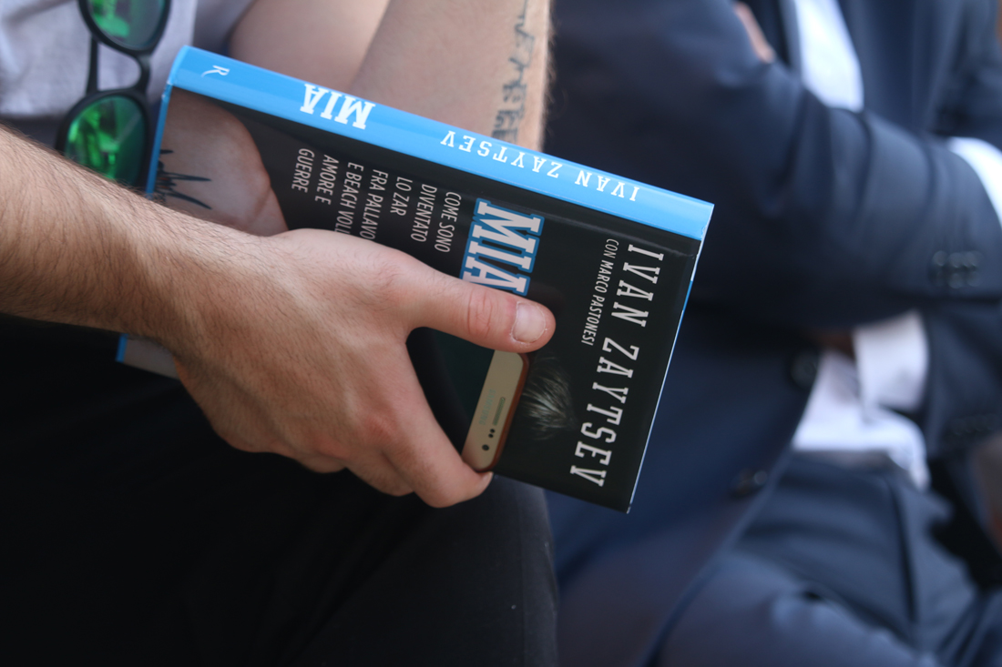 Ivan Zaytsev presenta “Mia”, il libro che parla di sport e amore – FOTO e VIDEO