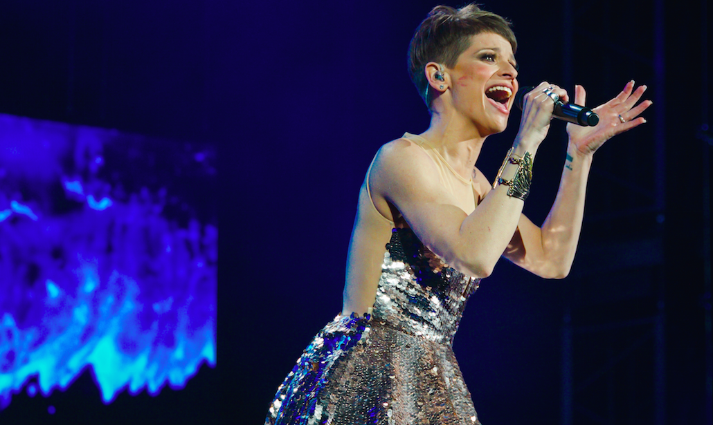 Alessandra Amoroso e le nozze: “Non è vero che mi sposo” Alessandra Amoroso e le nozze: “Non è vero che mi sposo”