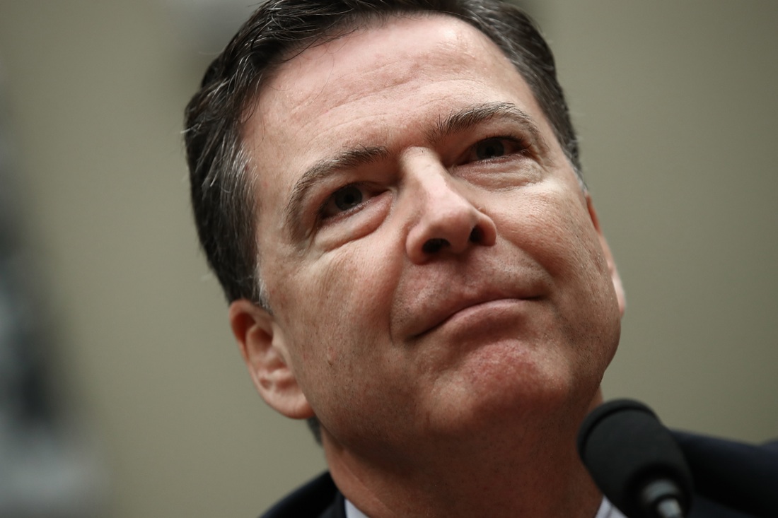 James Comey: Trump mi chiese di non indagare Flynn per il Russiagate