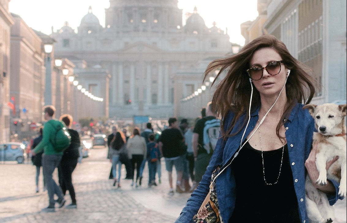 Maria per Roma al cinema, un giorno di ordinaria fantasia – La recensione