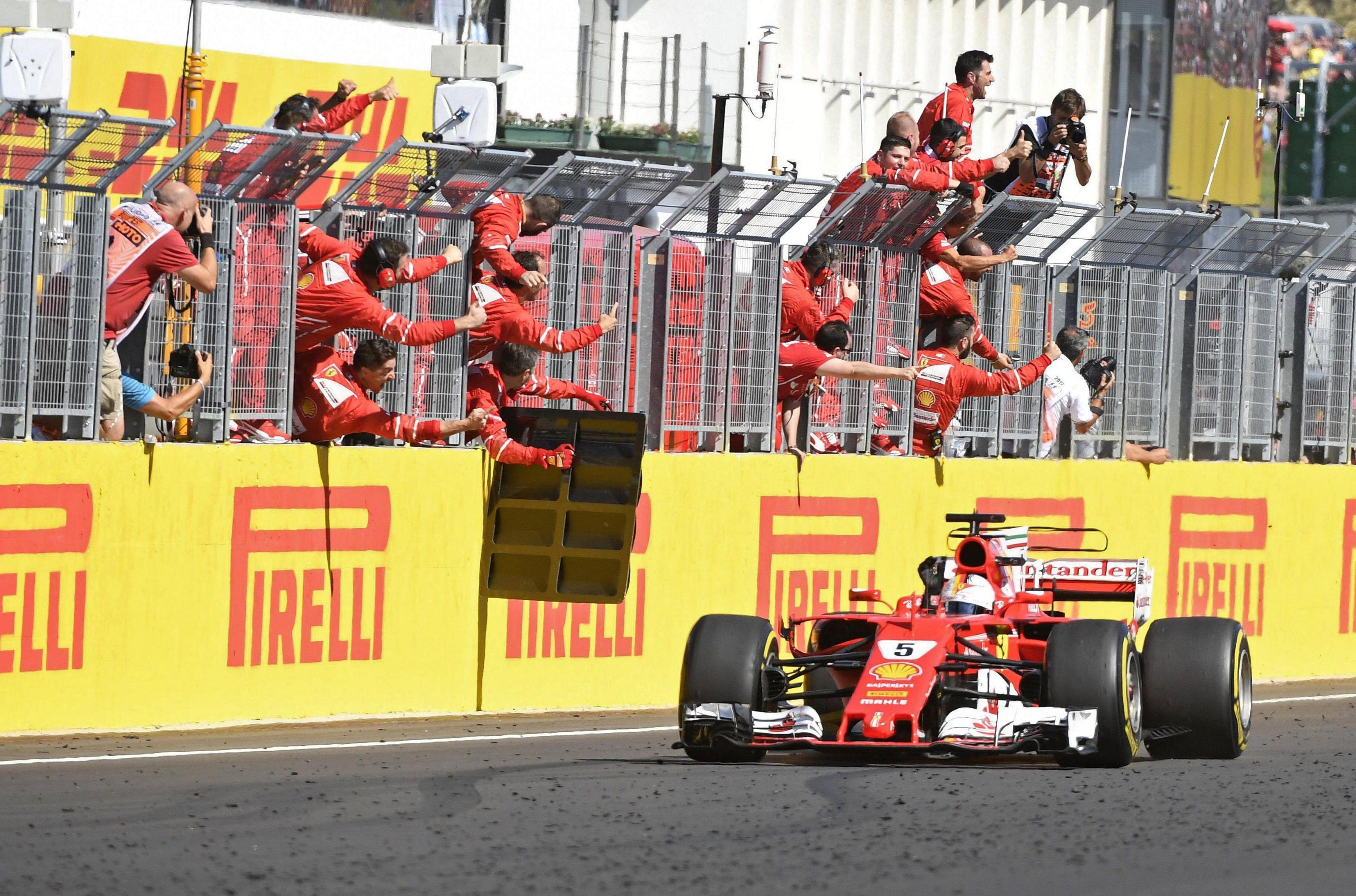 Formula 1: Ferrari, storica doppieta al GP di Ungheria – FOTO