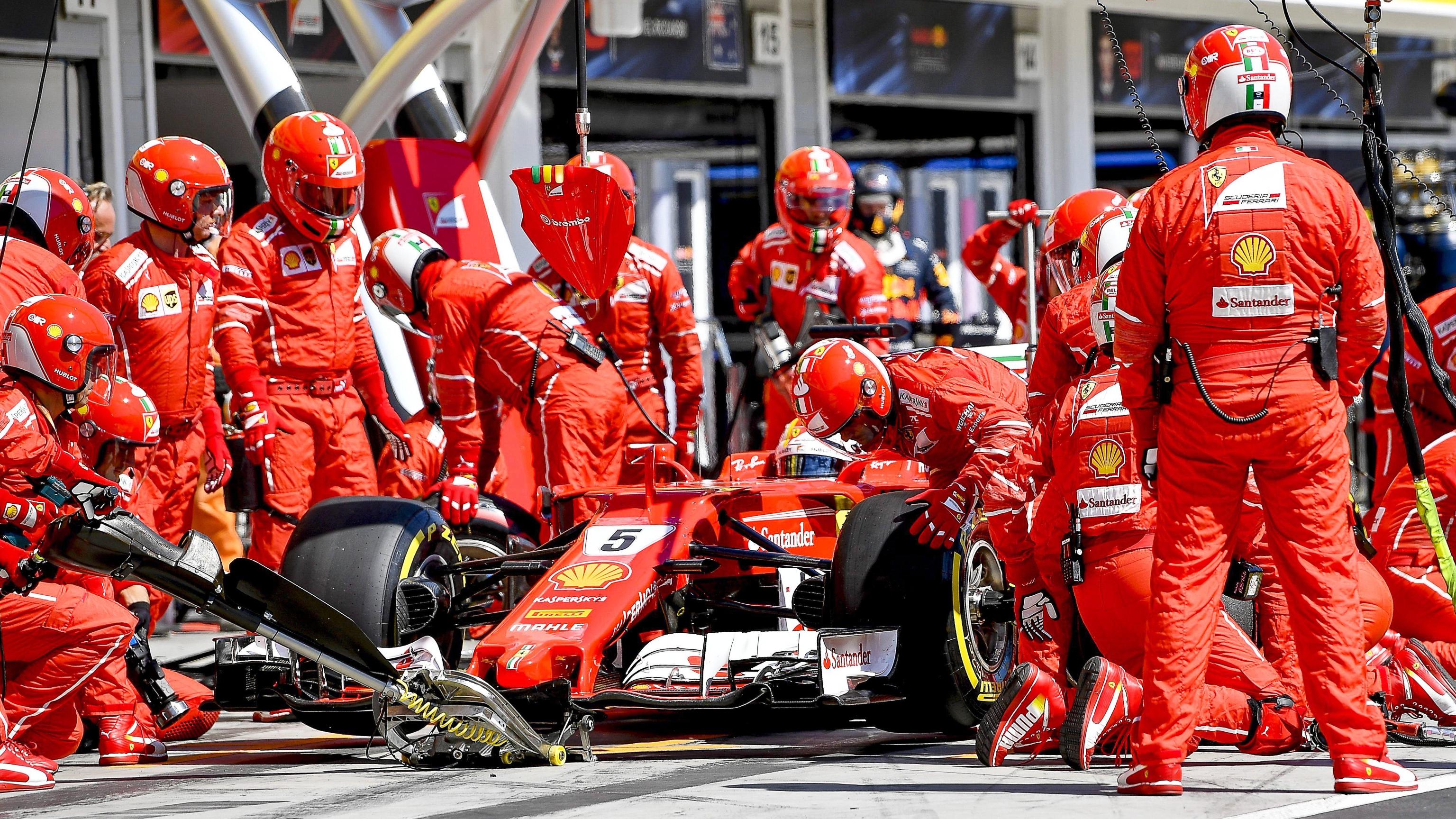 Formula 1: Ferrari, storica doppieta al GP di Ungheria – FOTO