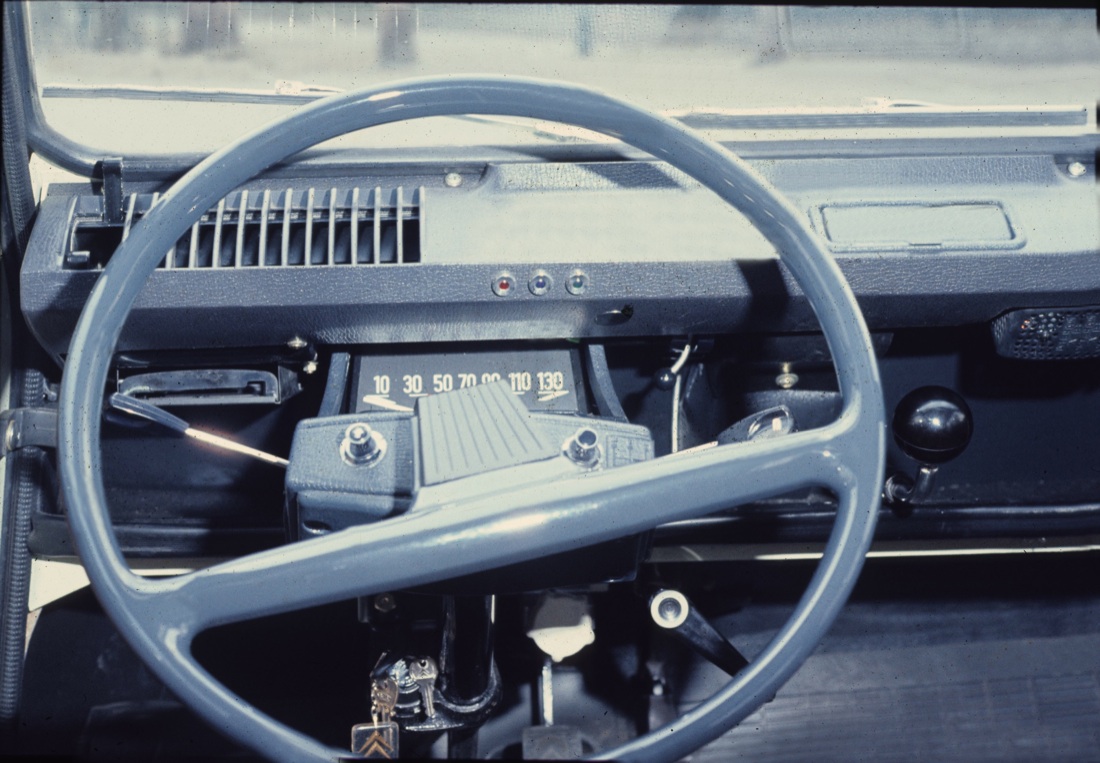 La “Dyane” ha 50 anni: storia e foto dell’auto “in jeans”