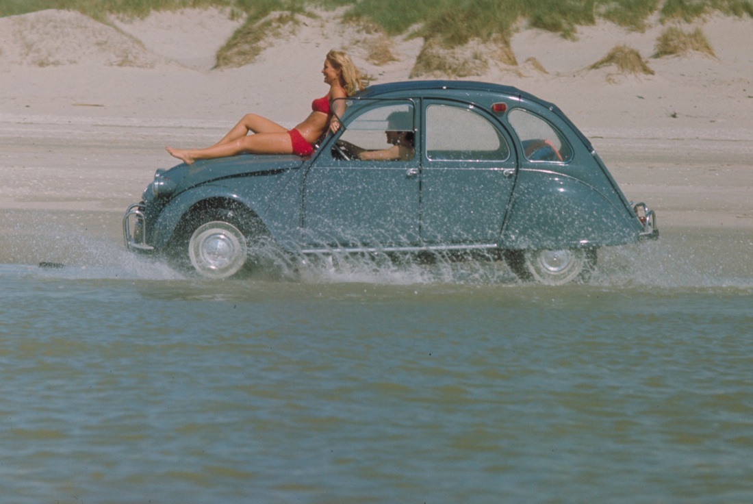 La “Dyane” ha 50 anni: storia e foto dell’auto “in jeans”