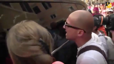 No Vax aggrediscono parlamentari Pd. “Assassini!”