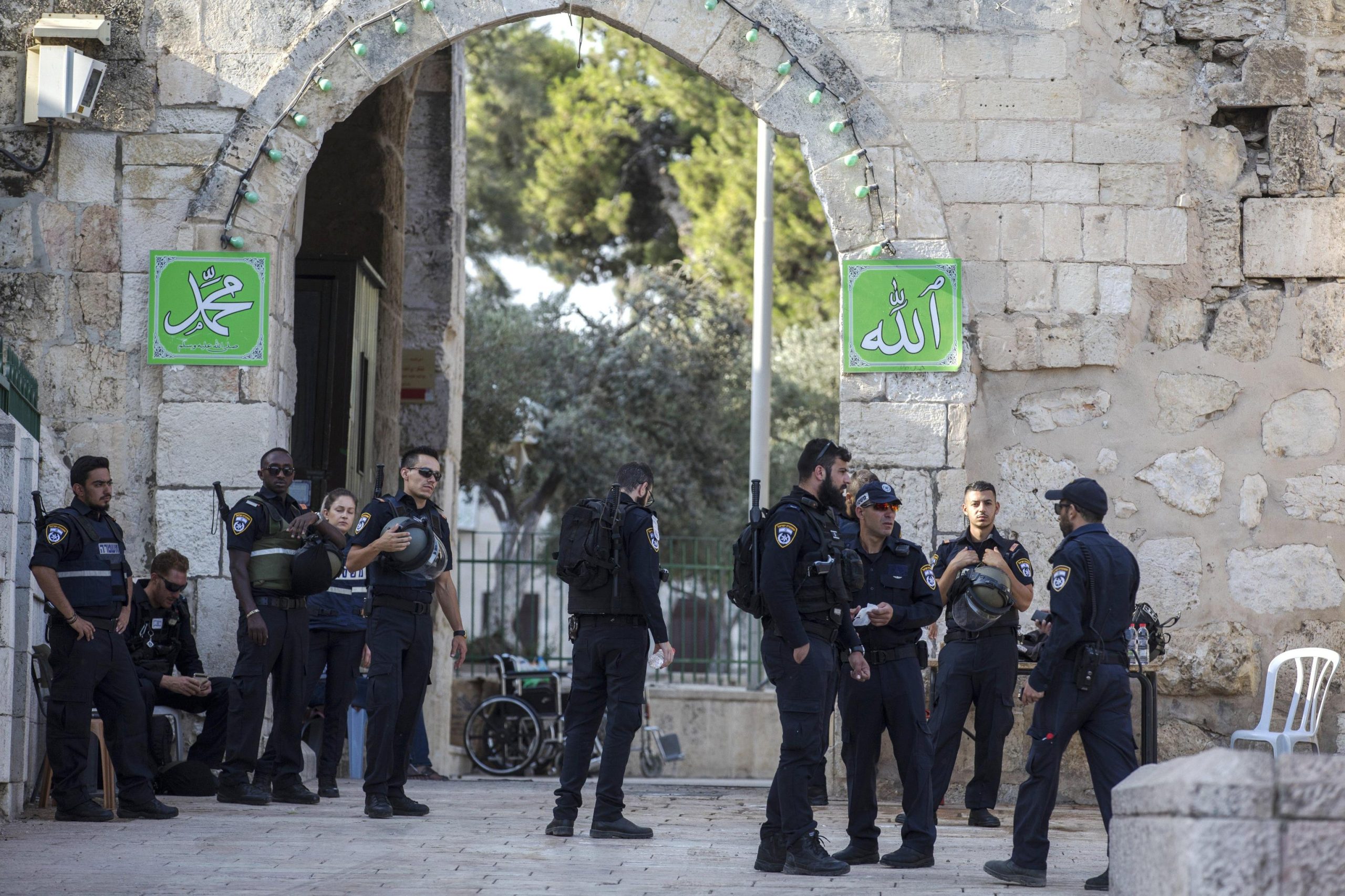 La linea morbida di Israele: via i metal detector da Spianata delle Moschee