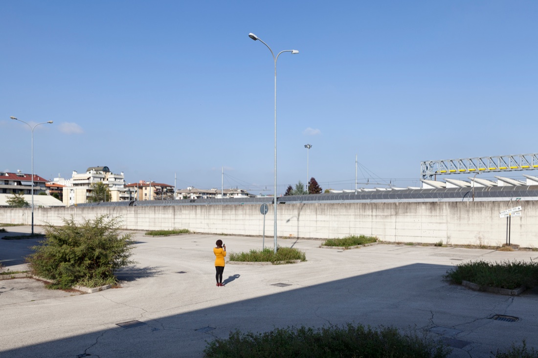 Fuoricentro: fotografia d’autore e spazi urbani Fuoricentro: fotografia d’autore e spazi urbani