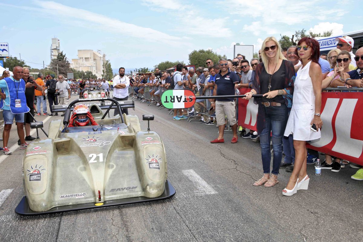 Galleria foto 'Le feste vip della settimana: Milano s’illumina dei colori di Tiffany' - foto 11