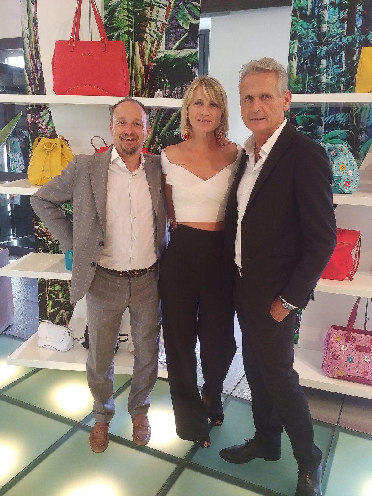 Galleria foto 'Le feste vip della settimana: Milano s’illumina dei colori di Tiffany' - foto 7