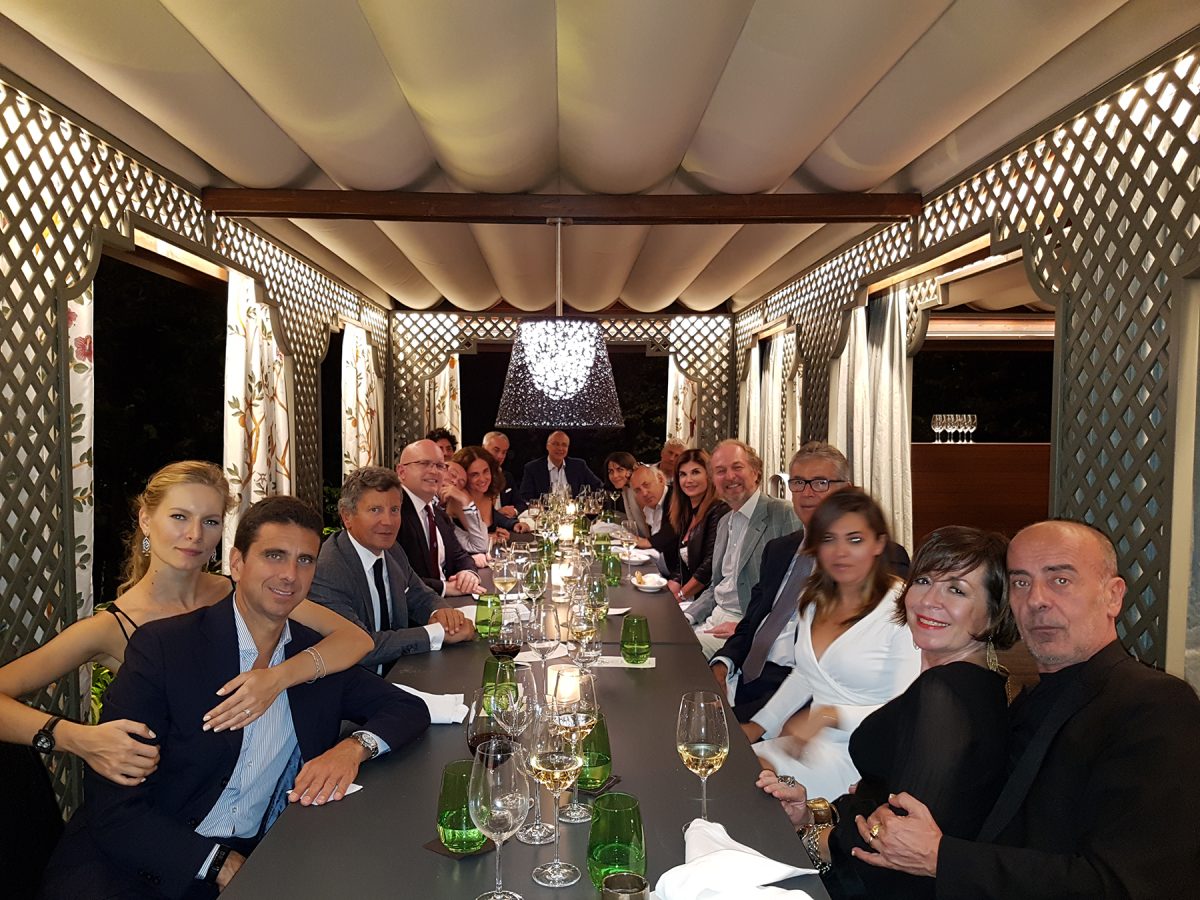 Galleria foto 'Le feste vip della settimana: Milano s’illumina dei colori di Tiffany' - foto 14