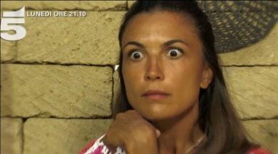 Temptation Island, dopo il confronto rifiutato da Valeria, Alessio si riavvicina a Carmen