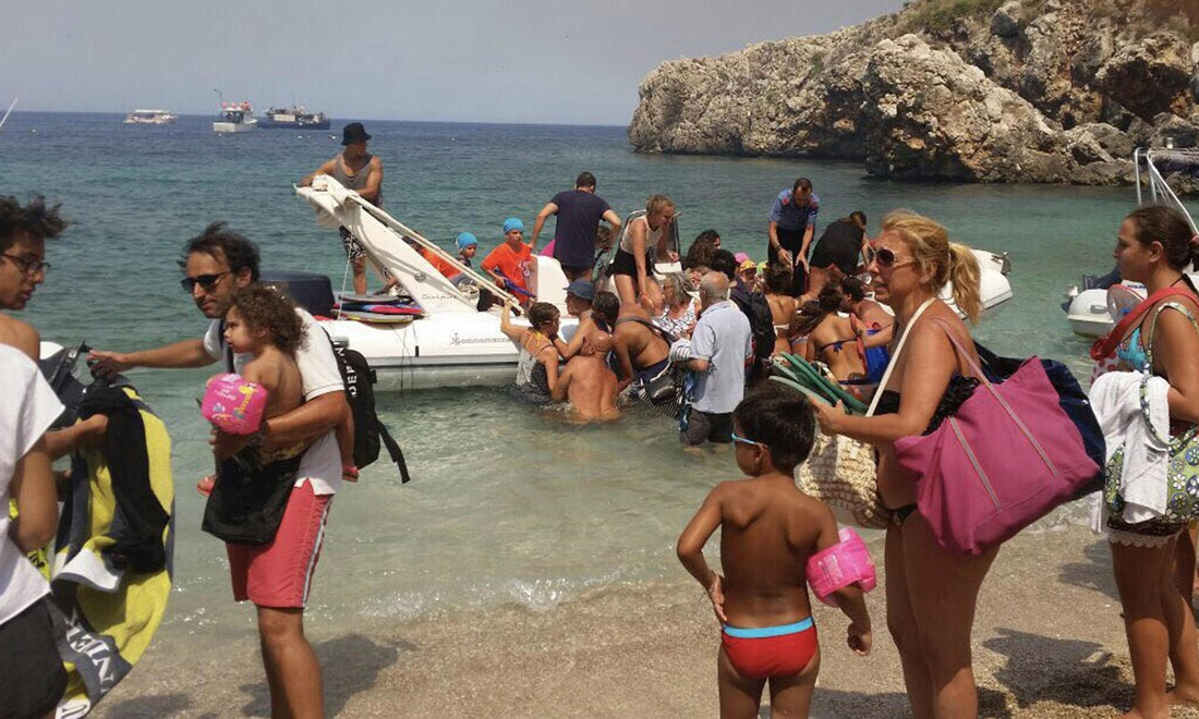 Incendi in Italia: ettari in fumo in Toscana, Lazio e Campania – Foto e video