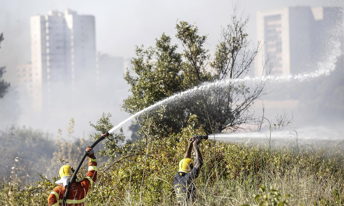 Incendi in Italia: ettari in fumo in Toscana, Lazio e Campania – Foto e video