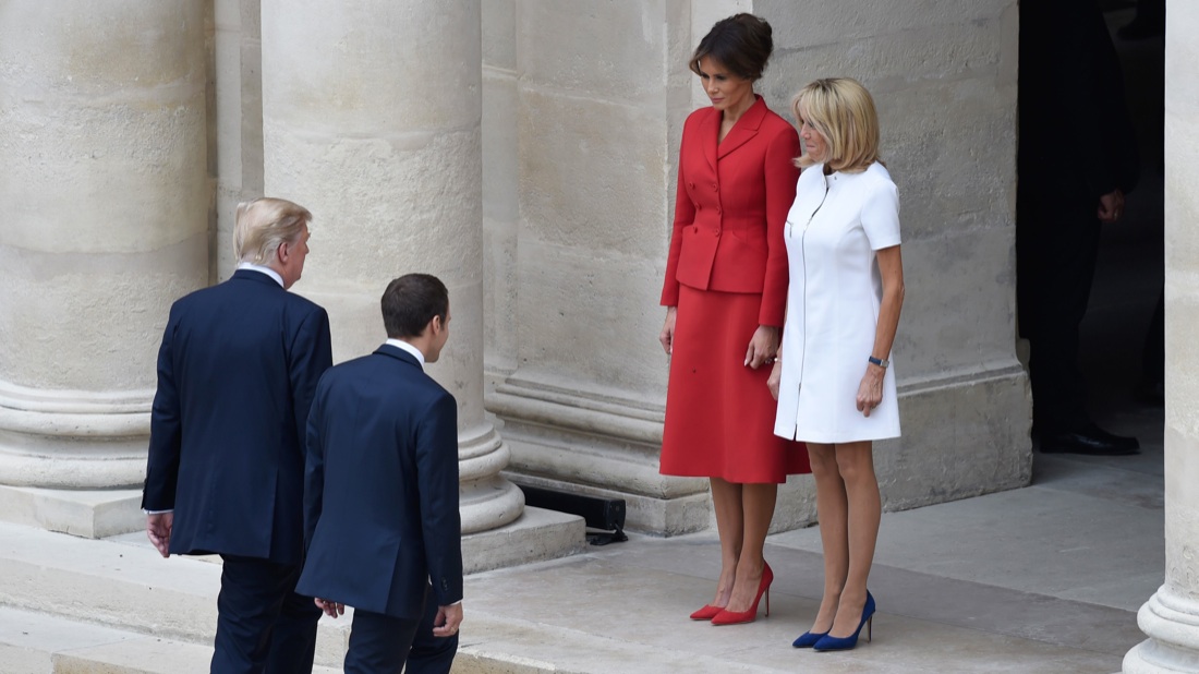 Melania Trump e Brigitte Macron: look a confronto
