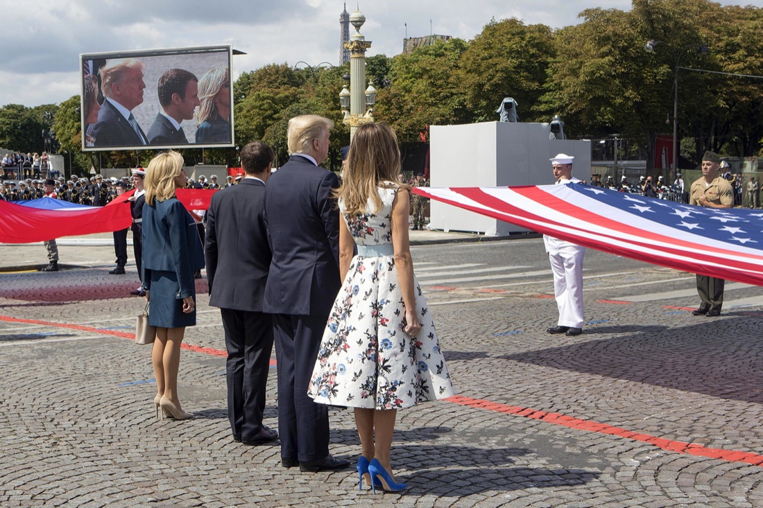 Melania Trump e Brigitte Macron: look a confronto