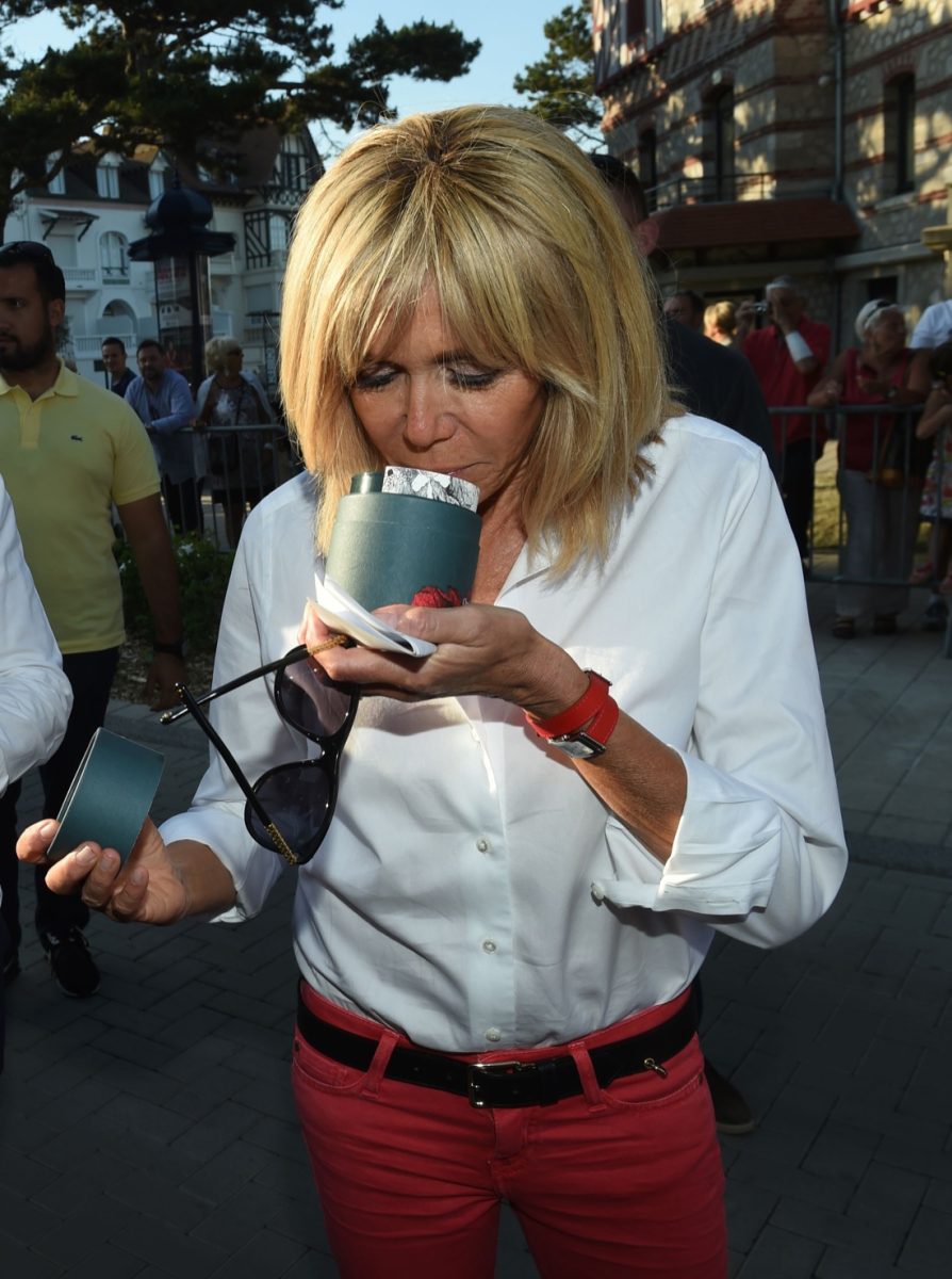 Brigitte Macron: tutti i look della nuova première dame Brigitte Macron: tutti i look della nuova première dame