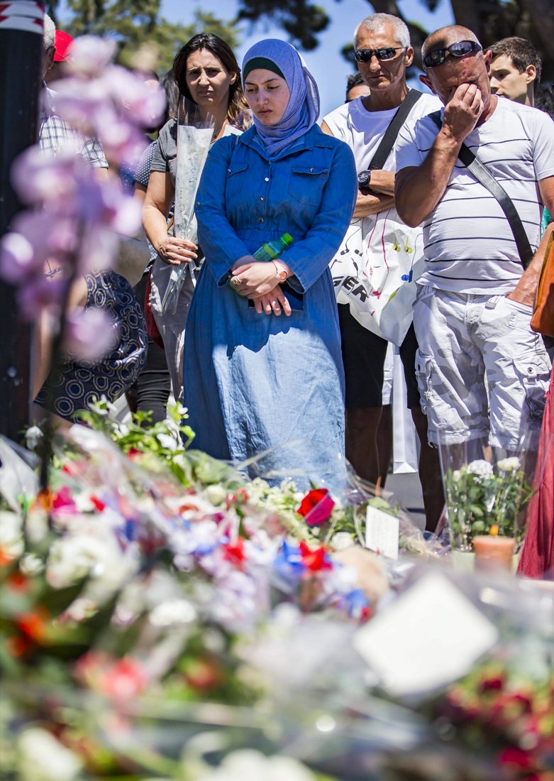 Attentato di Nizza, un anno dopo: le foto della polemica