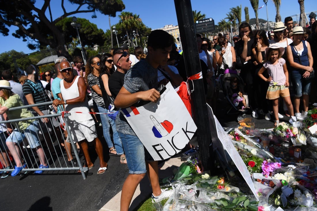 Attentato di Nizza, un anno dopo: le foto della polemica