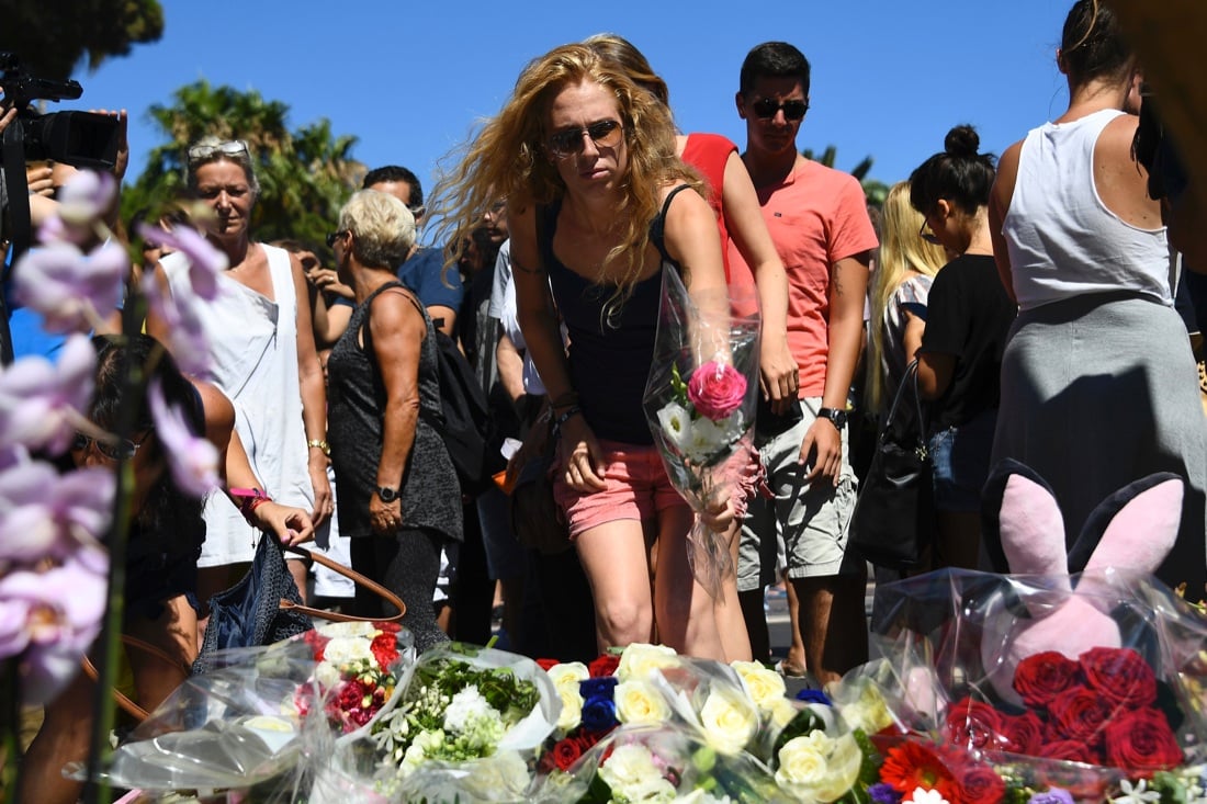Attentato di Nizza, un anno dopo: le foto della polemica