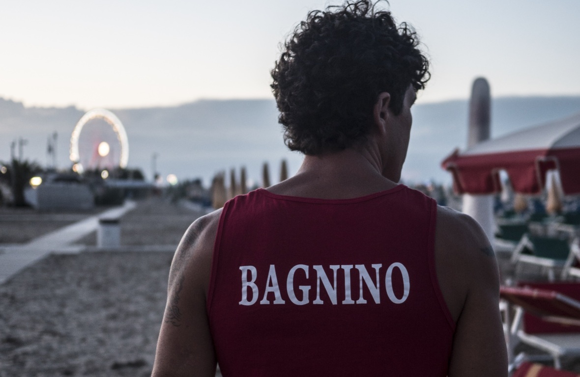 Bagnini & Bagnanti al cinema, dagli arenili alle arene – La recensione Bagnini & Bagnanti al cinema, dagli arenili alle arene – La recensione