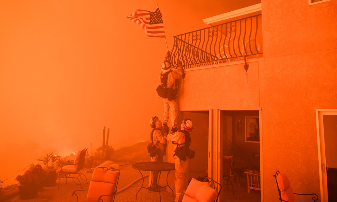 California in fiamme, dai boschi della Sierra Nevada a Santa Barbara – Foto e video