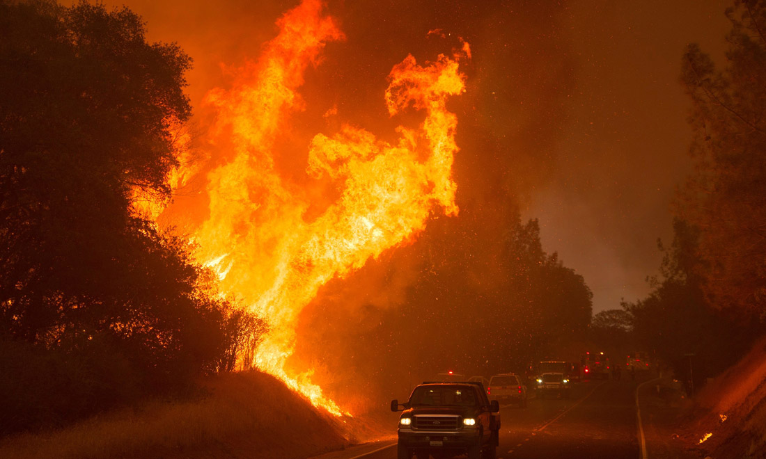 California in fiamme, dai boschi della Sierra Nevada a Santa Barbara – Foto e video
