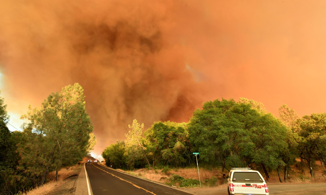 California in fiamme, dai boschi della Sierra Nevada a Santa Barbara – Foto e video