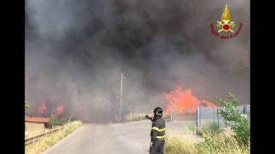 Piancastagnaio, l’incendio che sta devastando l’Amiata | Video